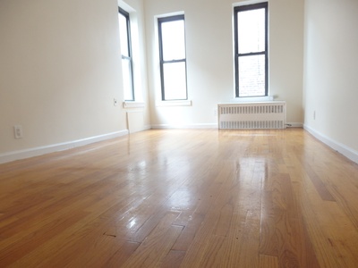 Large 2 Bedroom-Bright & Quit